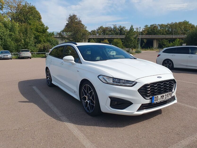 Ford Mondeo 63.000 km 22.900 € Dresden 01156