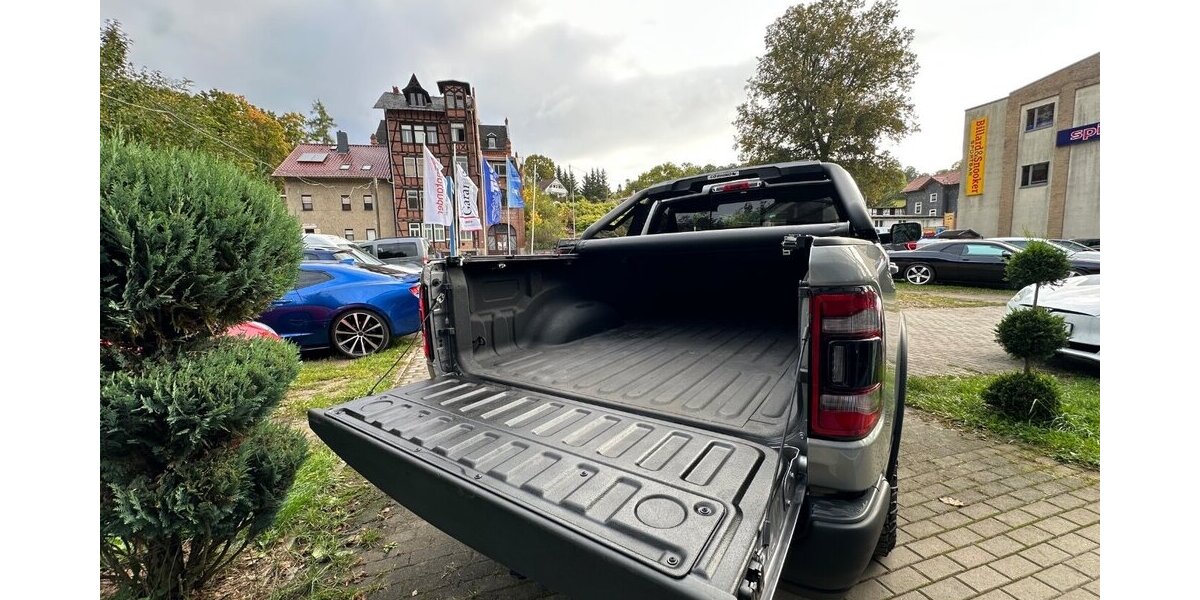 Dodge RAM 1500 5,7 HEMI REBEL ÜBERROLLBÜGEL ROLLO 94.000 km 37.999 € Rudolstadt 07407