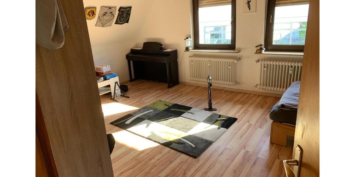 Etagenwohnung Würzburg Lindleinsmühle - 4 Zimmer, 90 m&sup2;, 880&euro; | Angebot:25367412