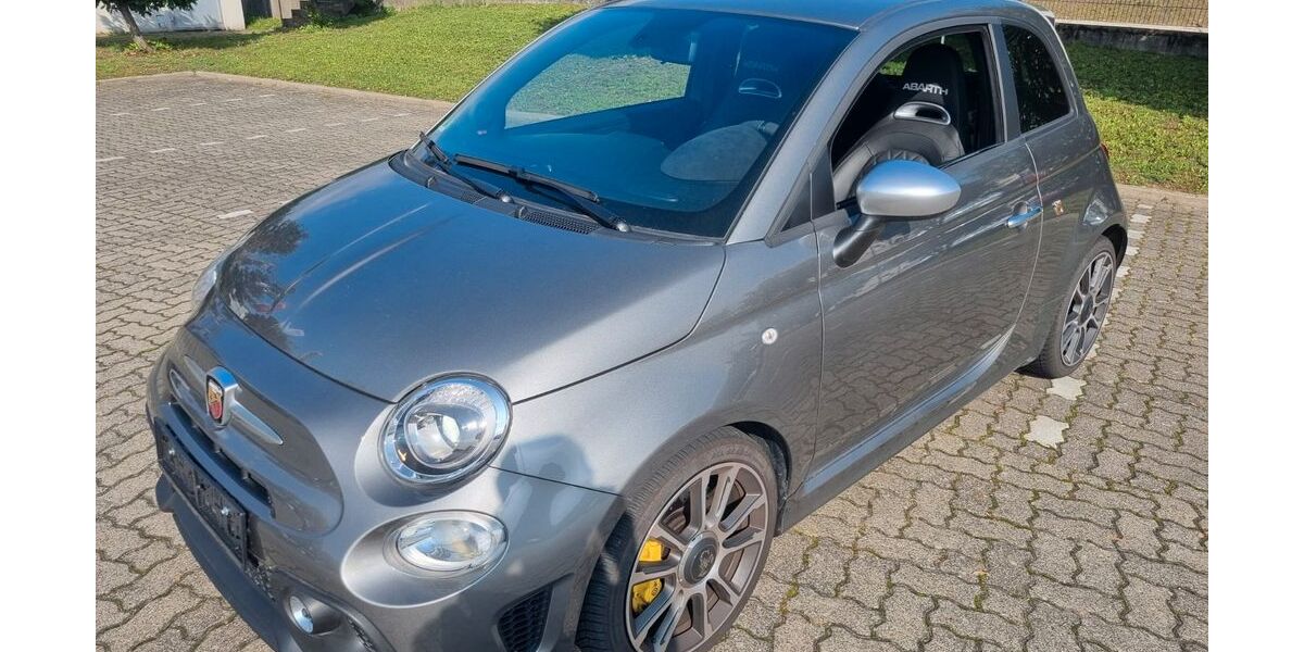 Abarth 695 9.900 km 27.800 &euro; Worms 67547