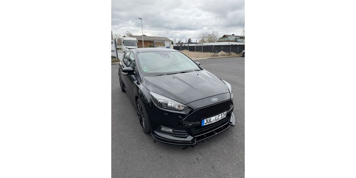 Ford Focus 81.000 km 16.700 &euro; Linnich 52441