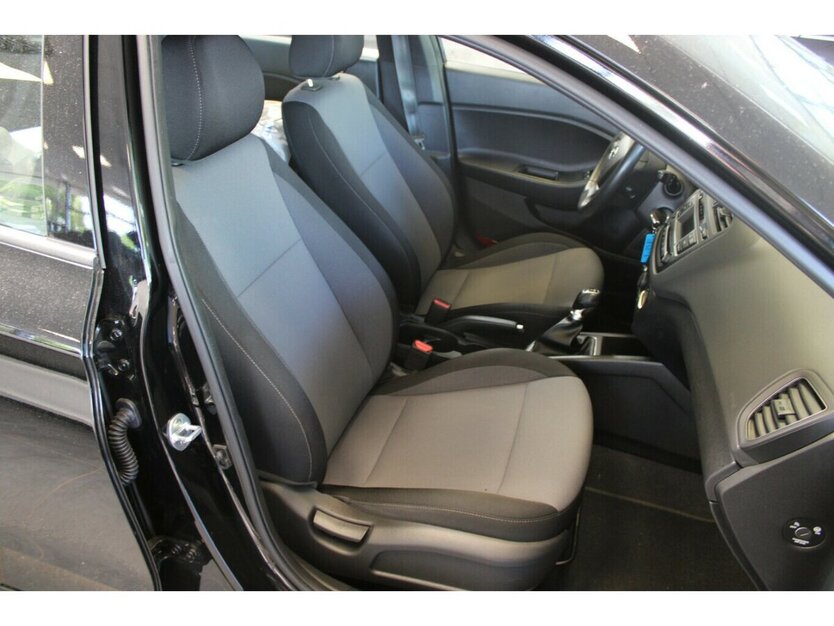 Hyundai i20 1.2 5-Türig - Klima - SHZ - 83.709 km 9.980 € Euskirchen 53881