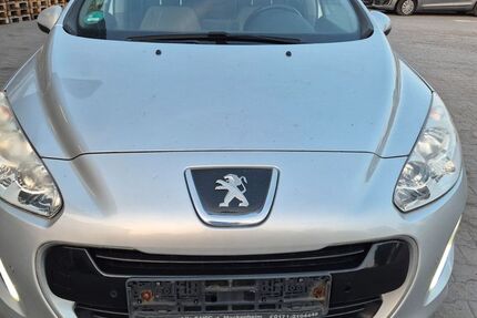 Peugeot 308 112.453 km 4.950 &euro; Dietzenbach 63128