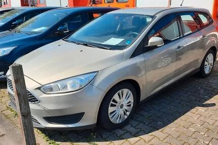 Ford Focus 121.000 km 8.999 &euro; Niederlauer 97618