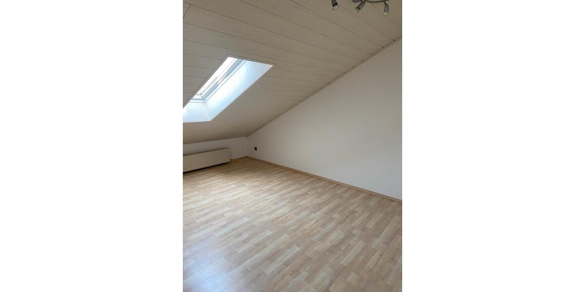 Dachgeschoßwohnung Luhe-Wildenau Wildenau - 2 Zimmer, 109 m&sup2;, 950&euro; | Angebot:25406667