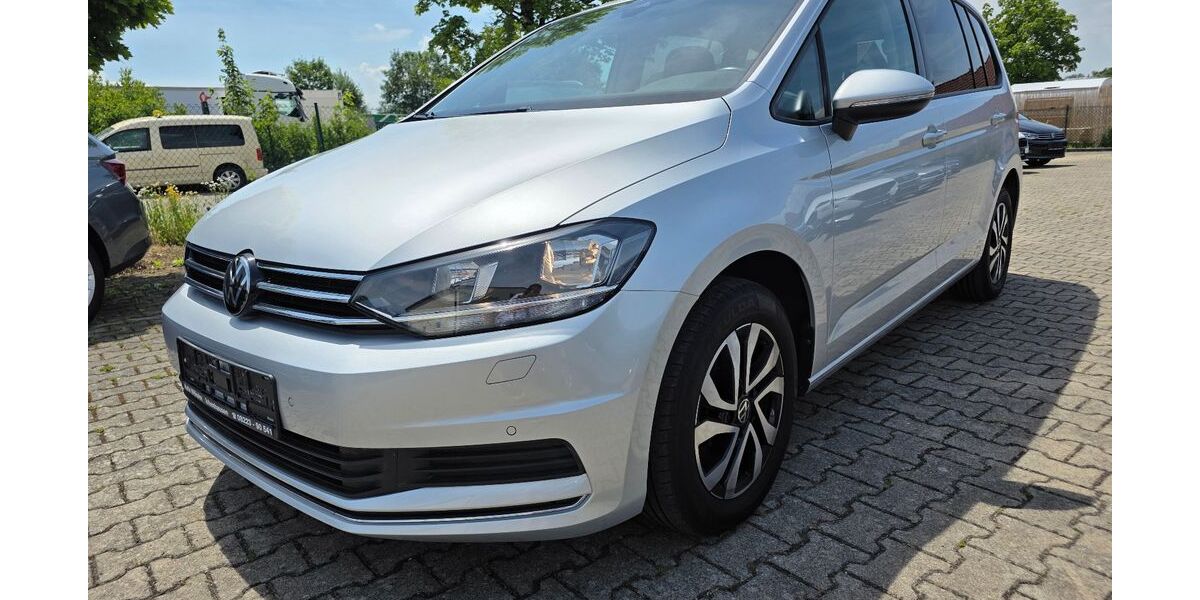 VW Touran 82.023 km 25.990 &euro; Ichenhausen 89335