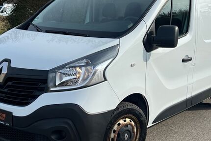 Renault Trafic 122.000 km 10.990 &euro; München 81243