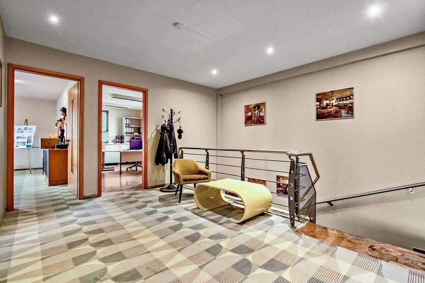 Provisionsfrei: Energieeffizientes Büro- und Lagergebäude in sichtbarer Lage zimmer