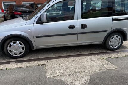 Opel Combo 106.678 km 999 &euro; Rendsburg 24768
