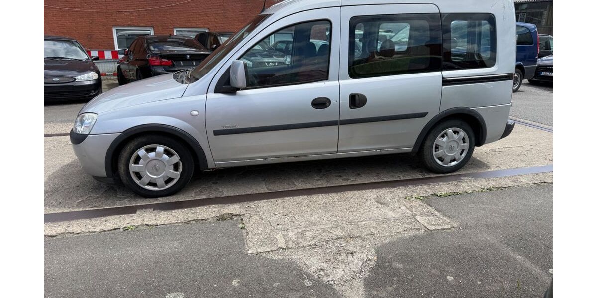 Opel Combo 106.678 km 999 &euro; Rendsburg 24768