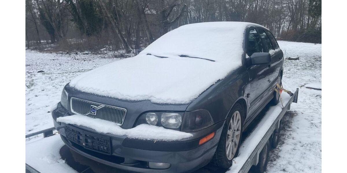 Volvo V40 240.000 km 700 &euro; Penkun 17328