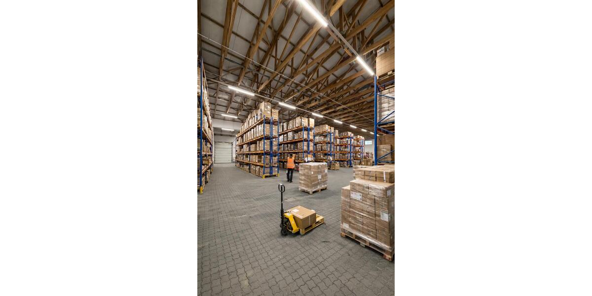 Gewerbeimmobilie: Lagerhalle inkl. Büro – sofort verfügbar zimmer