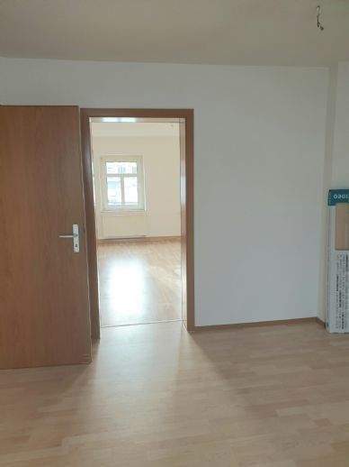 Zimmer Aue - 3 Zimmer, 80 m&sup2;, 400&euro; | Angebot:25681322