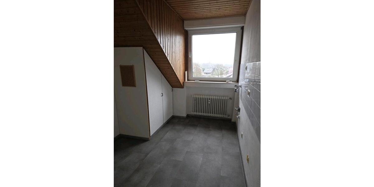 Dachgeschoßwohnung Dinslaken Hiesfeld - 2.5 Zimmer, 73 m&sup2;, 600&euro; | Angebot:26396476