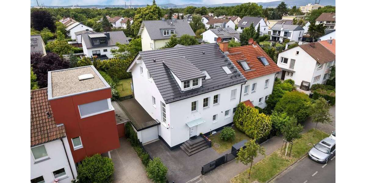 Haus zum Kaufen in Frankfurt am Main 1.790.000 € 345 m² 12 zimmer
