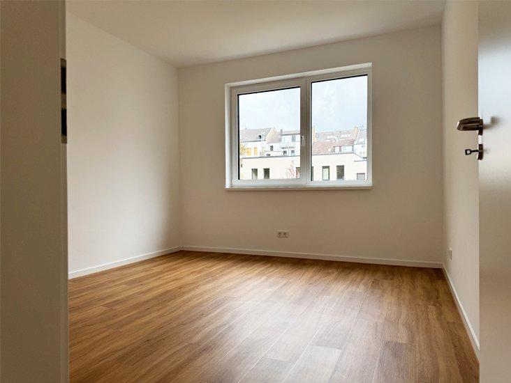 Reihenhaus Neuss - 4 Zimmer, 135 m&sup2;, 2.595&euro; | Angebot:26196885