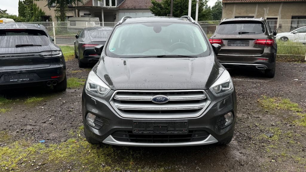 Ford Kuga 141.538 km 10.399 &euro; Bremen 28717