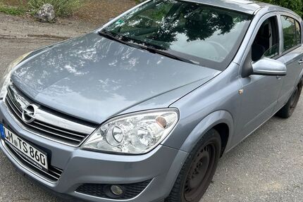 Opel Astra 125.500 km 1.500 &euro; Elz 65604