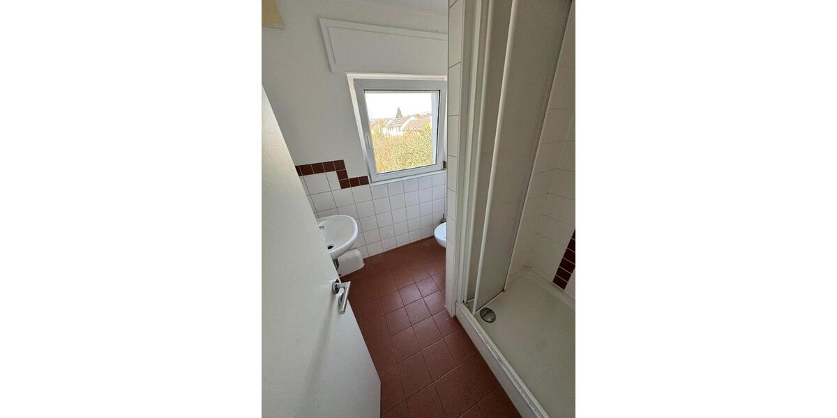 Etagenwohnung Sankt Augustin - 5 Zimmer, 132 m&sup2;, 2.000&euro; | Angebot:25803933