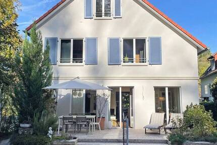 Haus Stuttgart Süd - 5 Zimmer, 215 m&sup2;, 4.500&euro; | Angebot:26779855