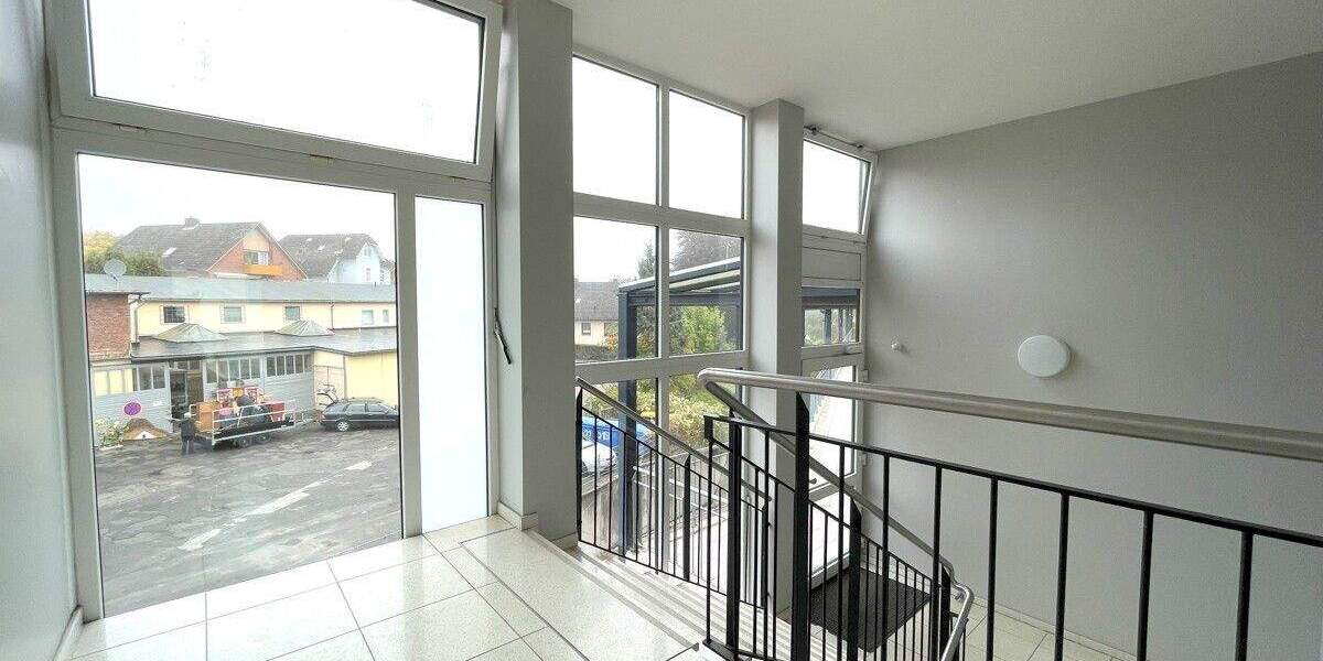 Gewerbeobjekt Wedel - 6 Zimmer, 150 m&sup2;, 390.000&euro; | Angebot:23976726