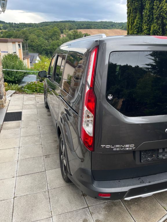 Tourneo Connect