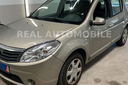 Dacia Sandero 83.000 km 3.299 &euro; Frankfurt am Main 65933