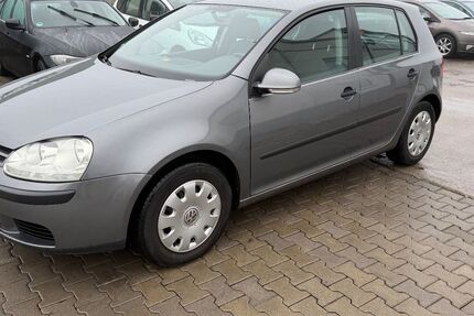 VW Golf 106.366 km 4.350 &euro; Maxhütte -Haidhof 93142