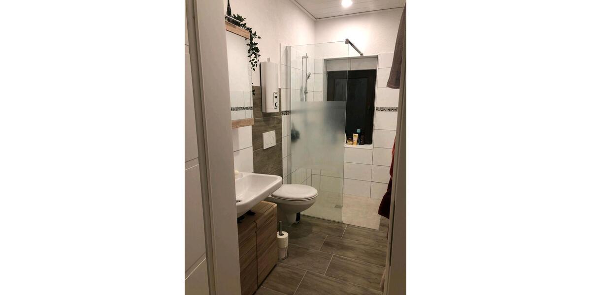 3-Zimmer-Wohnung im EG mit Einbauküche, Carport und Gartennutzung 3 zimmer