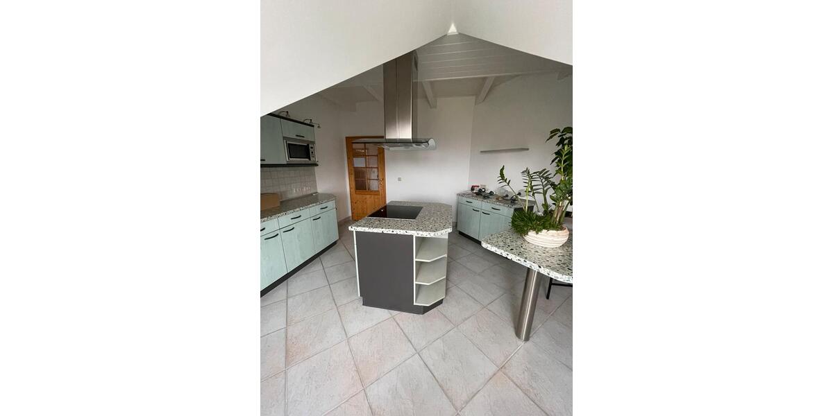 Dachgeschoßwohnung Tangerhütte - 4 Zimmer, 160 m&sup2;, 1.000&euro; | Angebot:26461435