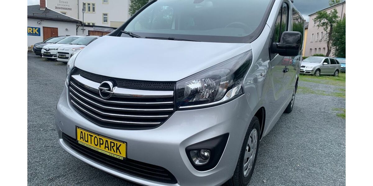 Opel Vivaro 196.000 km 12.990 &euro; Heidenau 01809