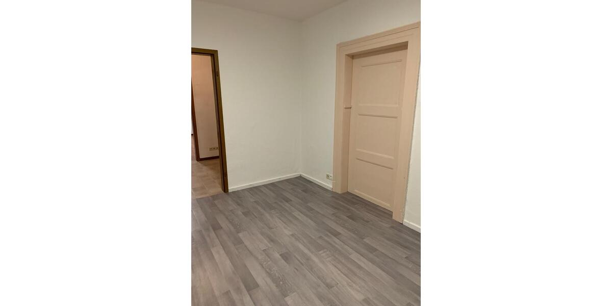 5-Zimmer-Eigentumswohnung in einem 3-Familien-Haus in KA-Neureut 5 zimmer