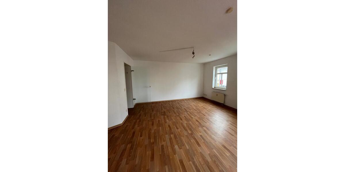 Dachgeschoßwohnung Burg - 3 Zimmer, 56 m&sup2;, 348&euro; | Angebot:25178755