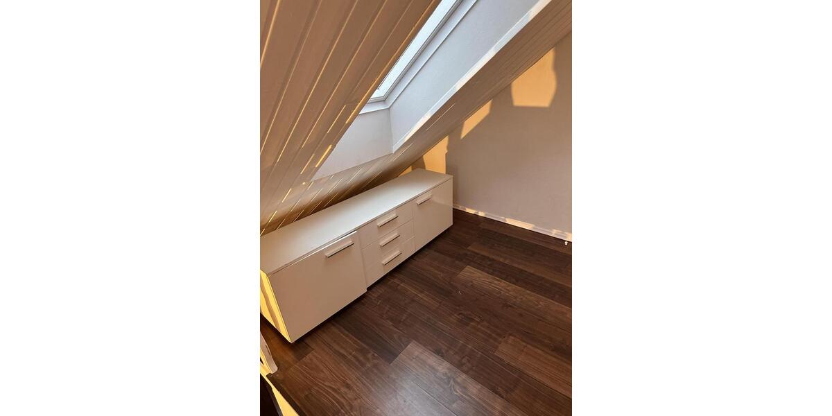 Dachgeschoßwohnung Bremen Neustadt - 1.5 Zimmer, 40 m&sup2;, 650&euro; | Angebot:25407607