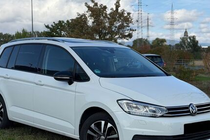 VW Touran 74.000 km 19.200 &euro; Unterliederbach 65929