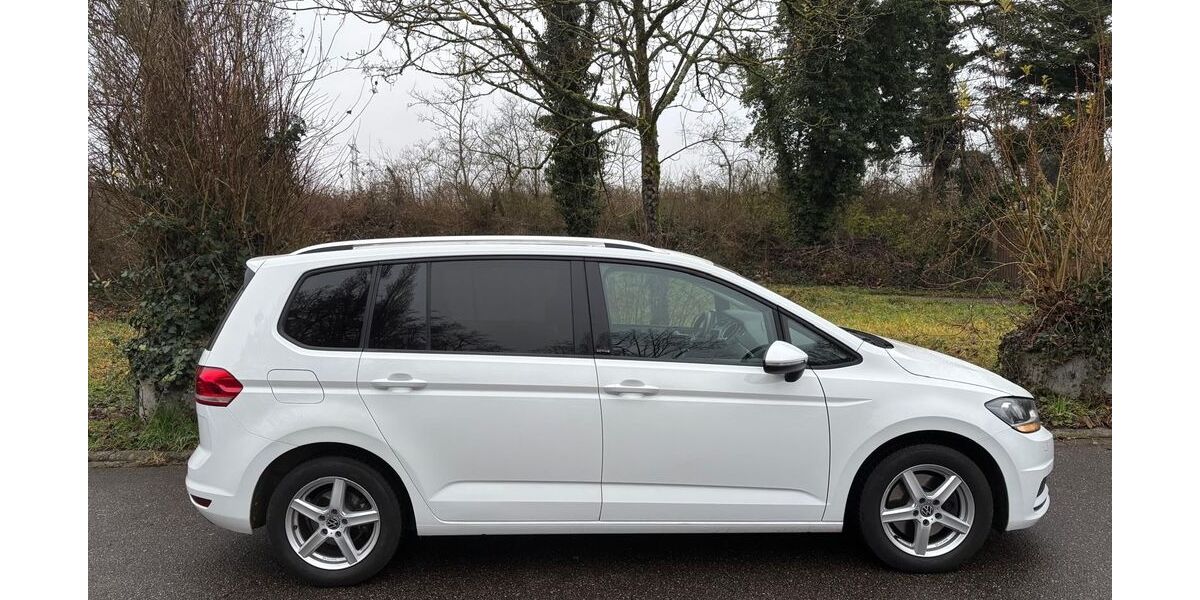 VW Touran 69.000 km 19.500 &euro; Karlsruhe 76229