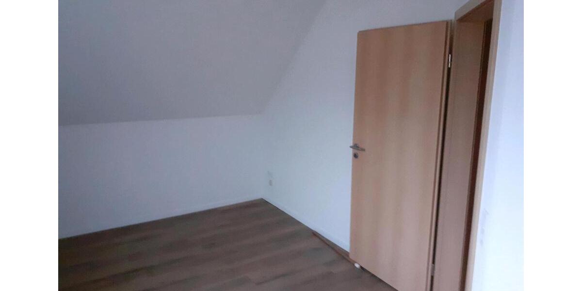 Doppelhaushälfte Nübel - 4 Zimmer, 100 m&sup2;, 1.000&euro; | Angebot:26463366