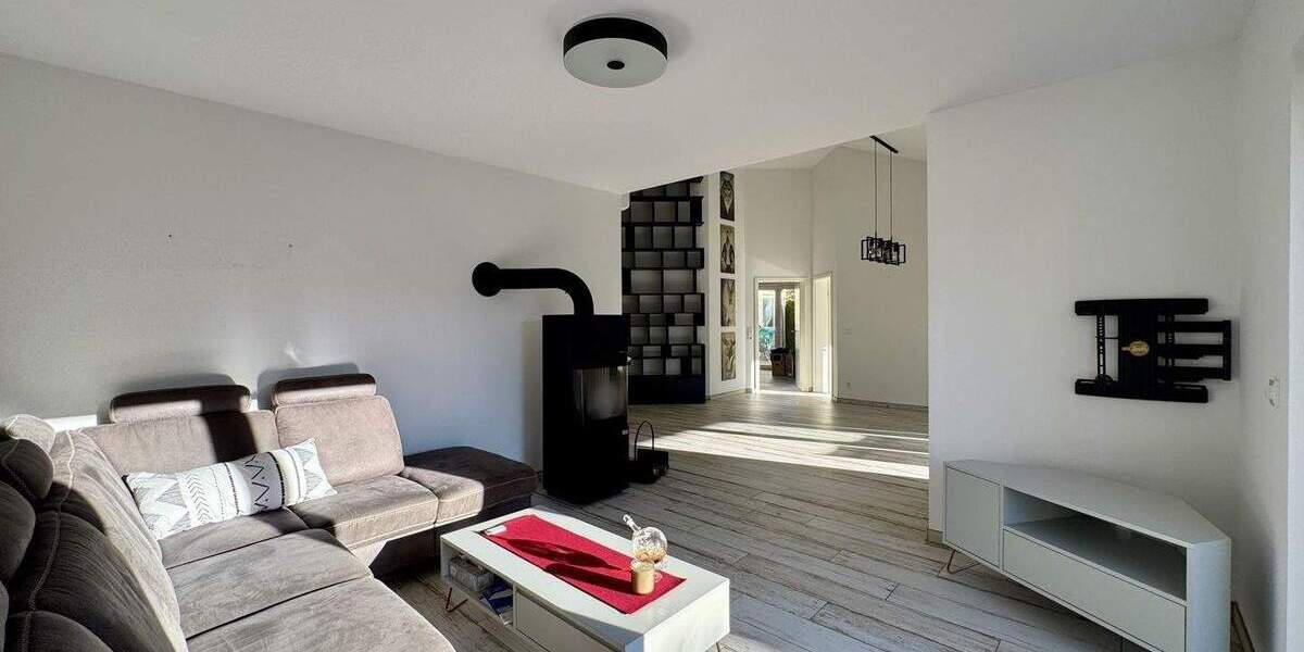 Stilvoller Bungalow-Traum mit Garten und Pool in ruhiger Lage Otterslebens zu vermieten! 3 zimmer