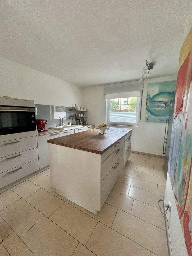 Luxuriös ausgestattetes Reiheneckhaus mit grünem Rückzugsort 4 zimmer