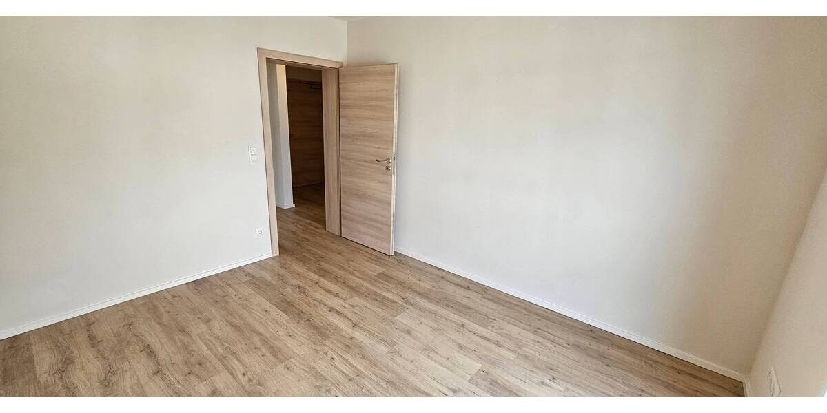 Etagenwohnung Bernhardswald Pettenreuth - 3 Zimmer, 78 m&sup2;, 880&euro; | Angebot:24905505
