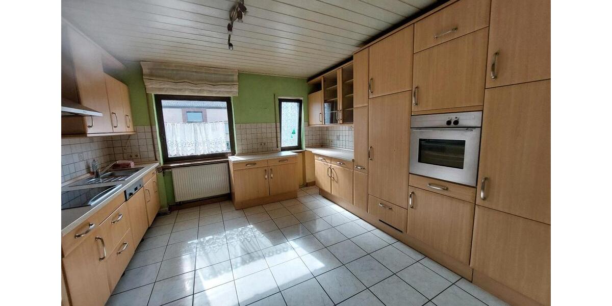 Reihenhaus Überherrn - 7 Zimmer, 204 m&sup2;, 300.000&euro; | Angebot:27208119