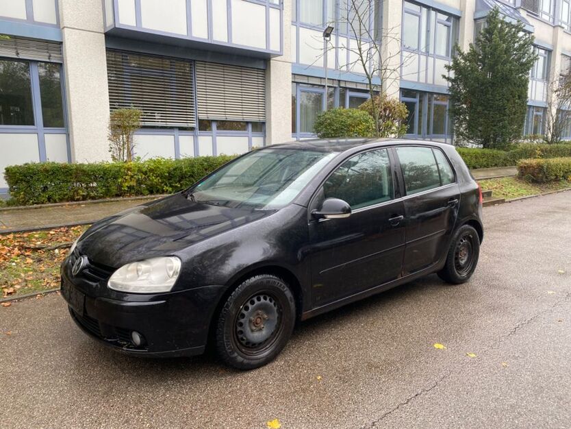 VW Golf 290.000 km 900 € Feldkirchen 85622