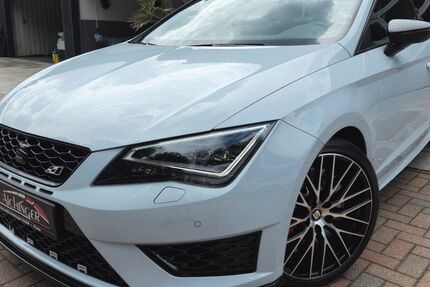 Cupra Leon 23.000 km 22.999 &euro; Floß 92685