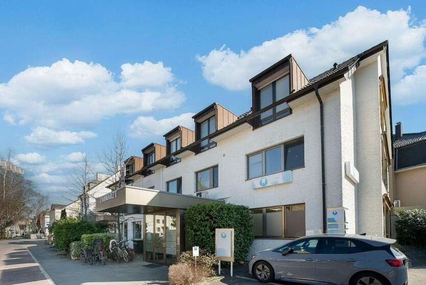Investment in Toplage - mit Ausbaupotential im Dachgeschoss 1 zimmer