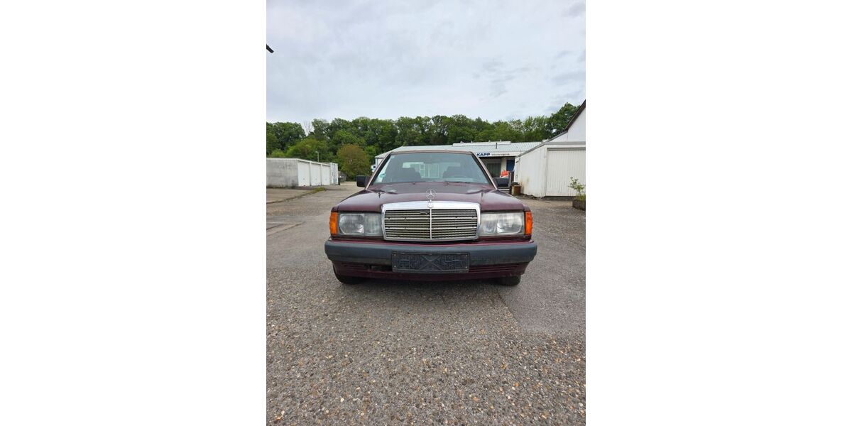 Mercedes-Benz 190 252.000 km 1.500 &euro; Backnang 71522