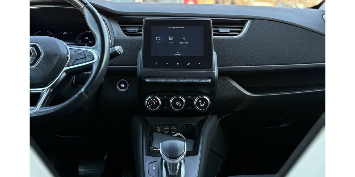 Renault ZOE Life WINTERPAKET/DAB/KLIMA/KEYLESS/SHZ/V+C 94.757 km 11.900 &euro; Villingen-Schwenningen 78054