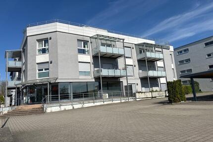 gehobene 4-Zimmer-Wohnung mit Luxus-Einbauküche und Terrasse