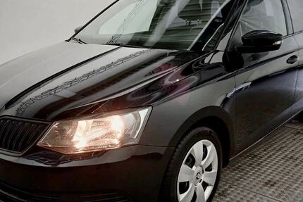 Skoda Fabia 99.890 km 7.999 &euro; Dresden 01157