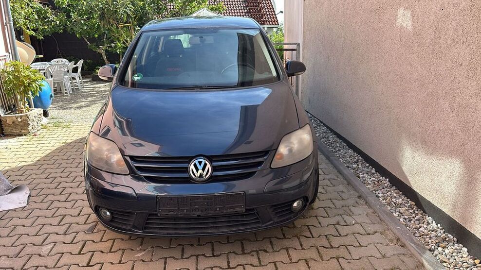 VW Golf Plus 255.000 km 1.600 € Oestrich Winkel 65375