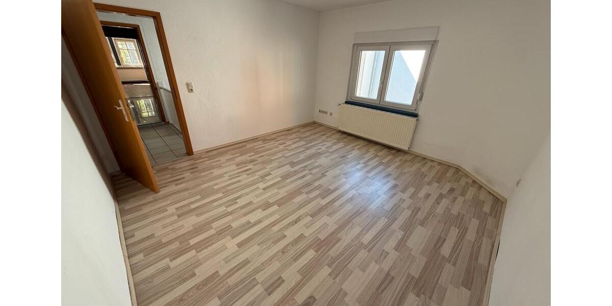 Etagenwohnung Pritzwalk - 6 Zimmer, 160 m&sup2;, 1.200&euro; | Angebot:26412835
